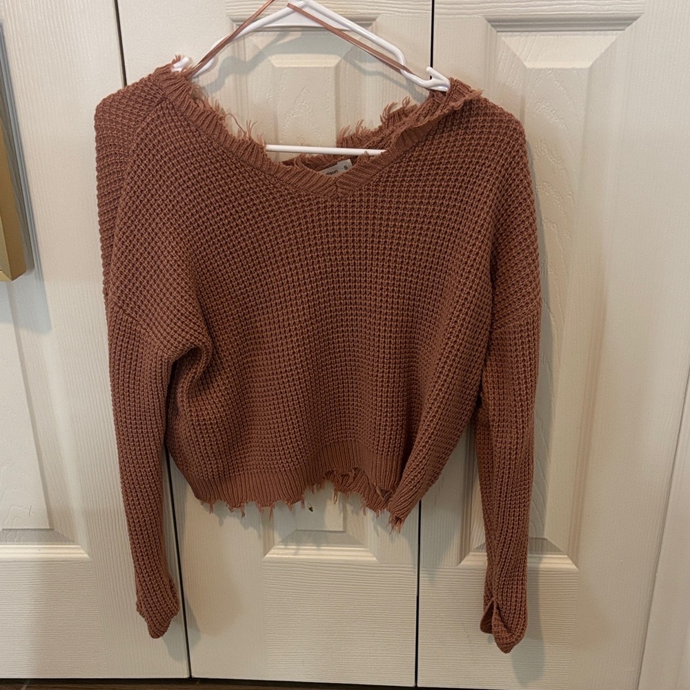 moon & madison V-Neck Frayed Hem Sweater - Brown